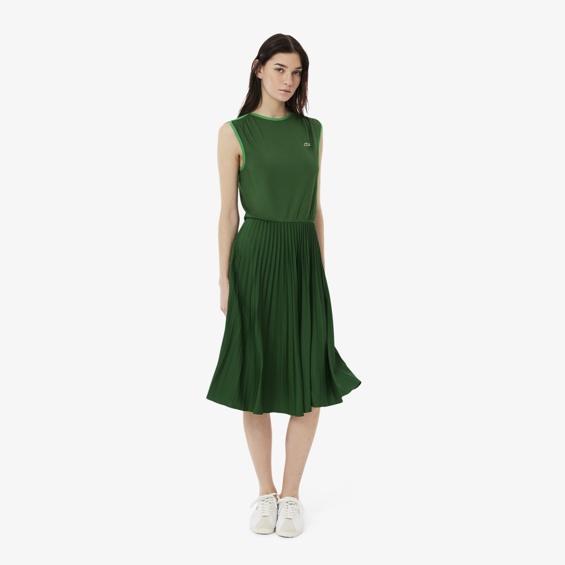 Robe plissée sans manches