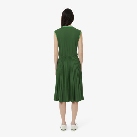 Robe plissée sans manches