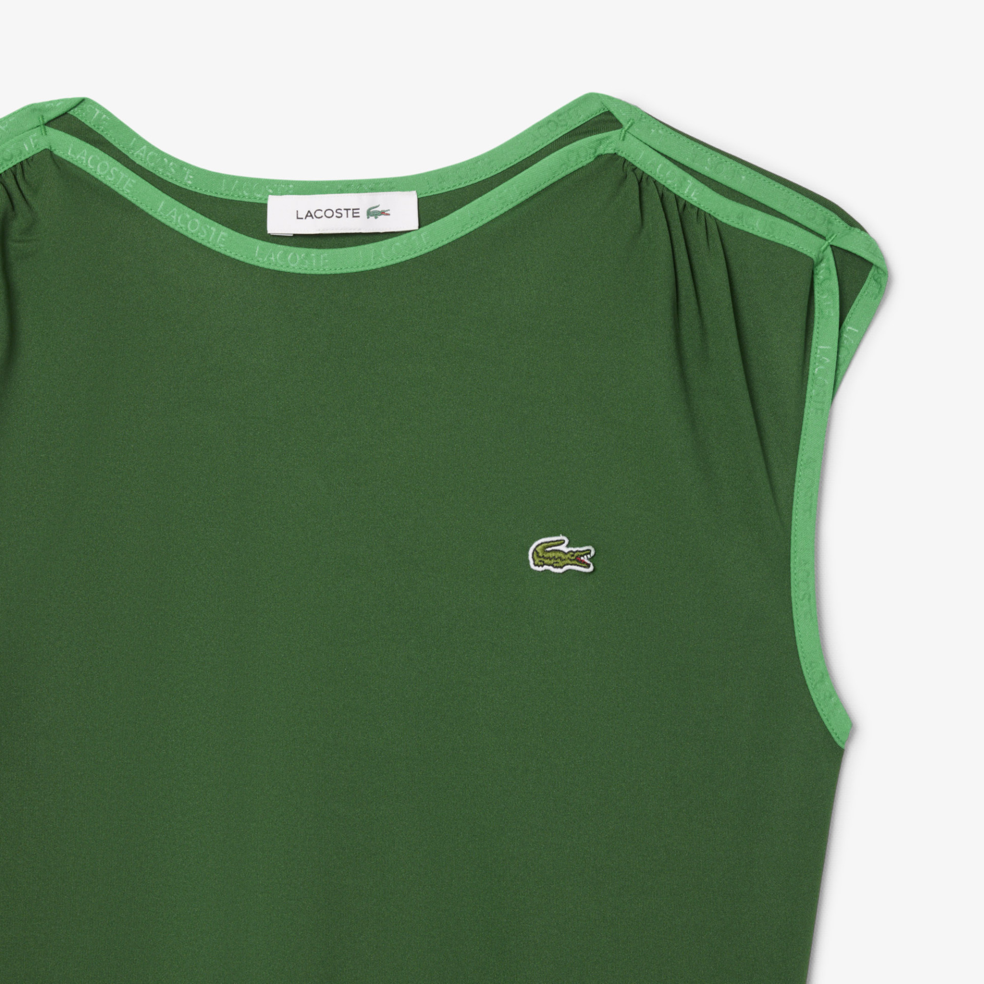 Robe plissée sans manches