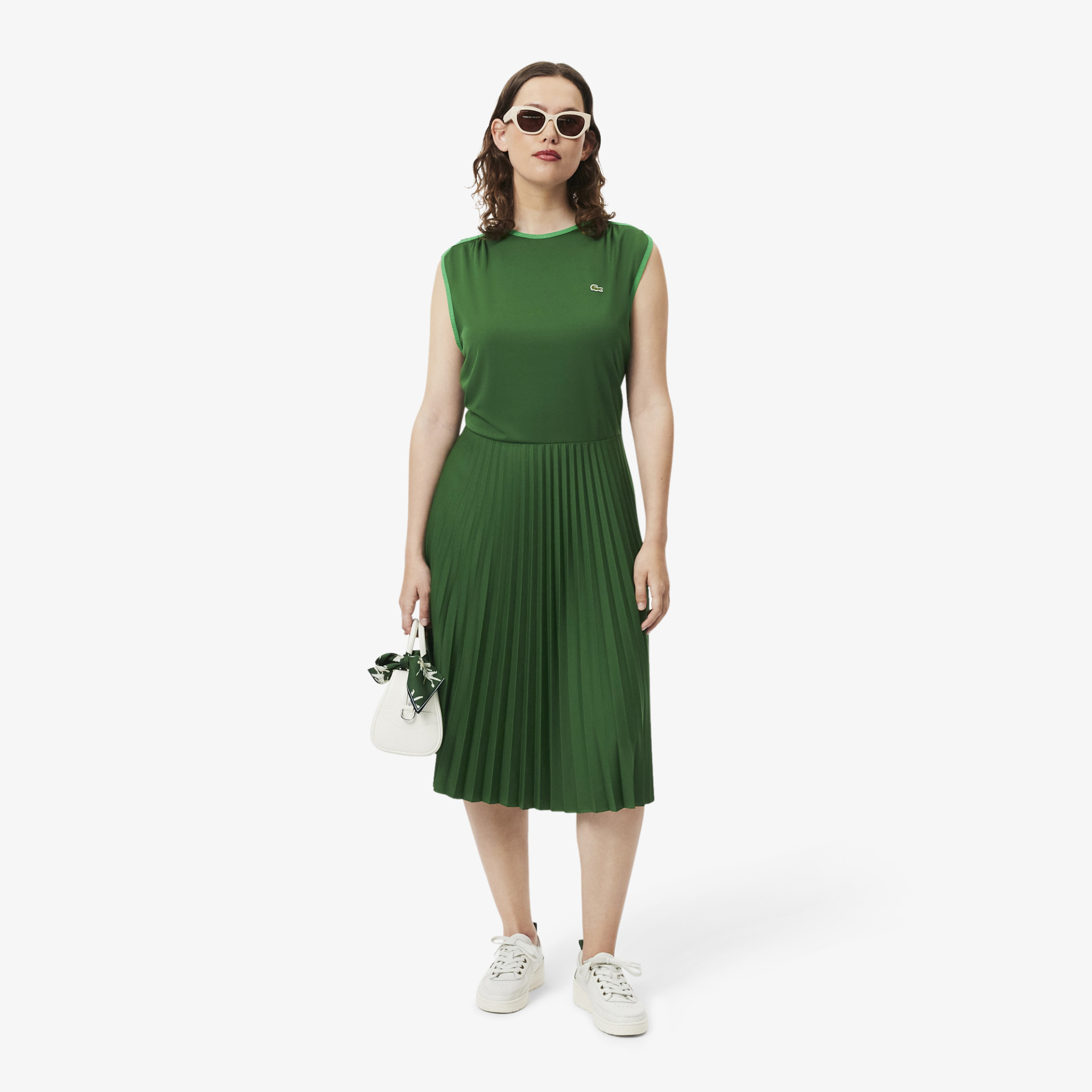 Robe plissée sans manches