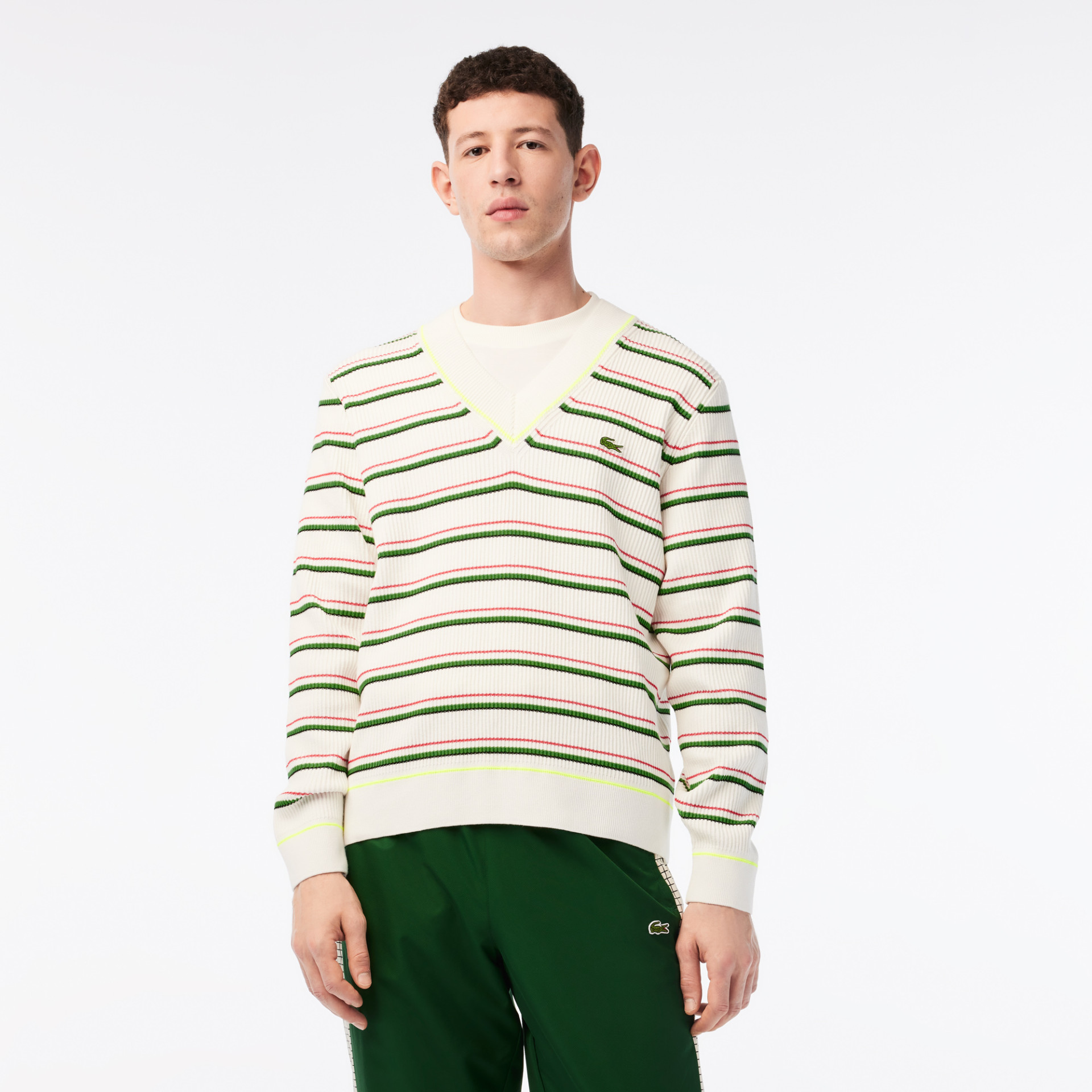 Pull col V homme Lacoste a rayures fabrique en France